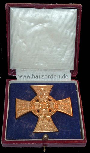 Kriegsehrenkreuz für heldenmütige Tat im Etui